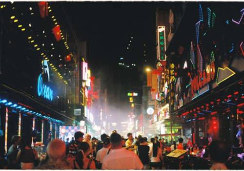 When Being Reachable Changes the Way You Travel